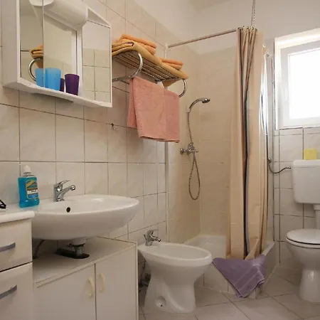 Apartment Fuer 5 Personen Ca 58 M In Silo, Adriakueste Kroatien Kroatische Inseln *